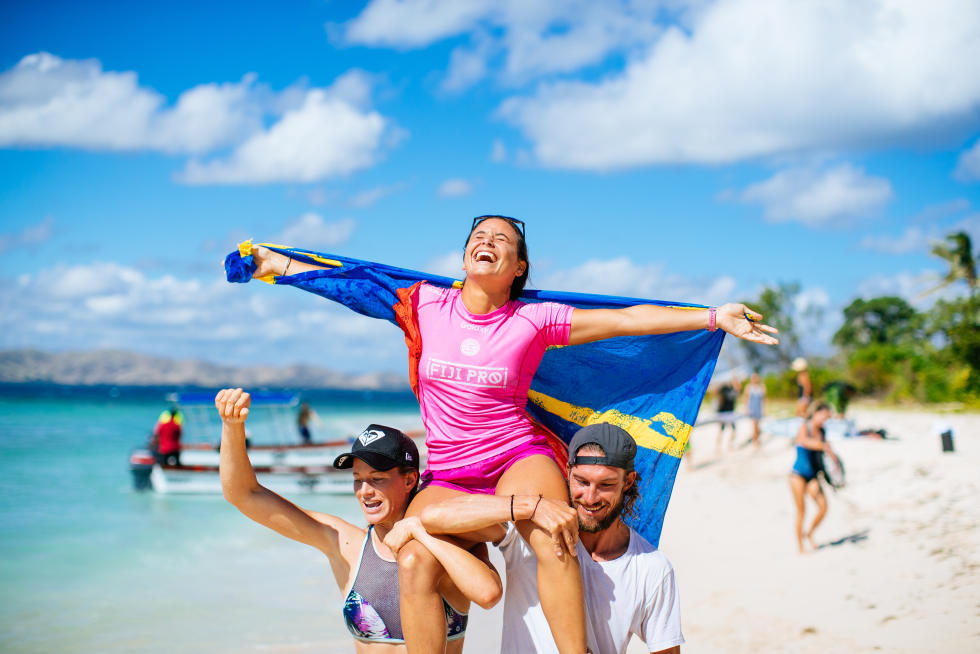 Surf , la Française Johanne Defay remporte le Fidji Pro